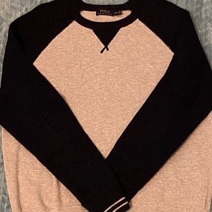 •••Sold•••Polo crew Vneck sweater